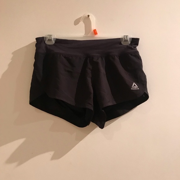 Reebok Pants - Reebok  lesmilles short​​​​​​